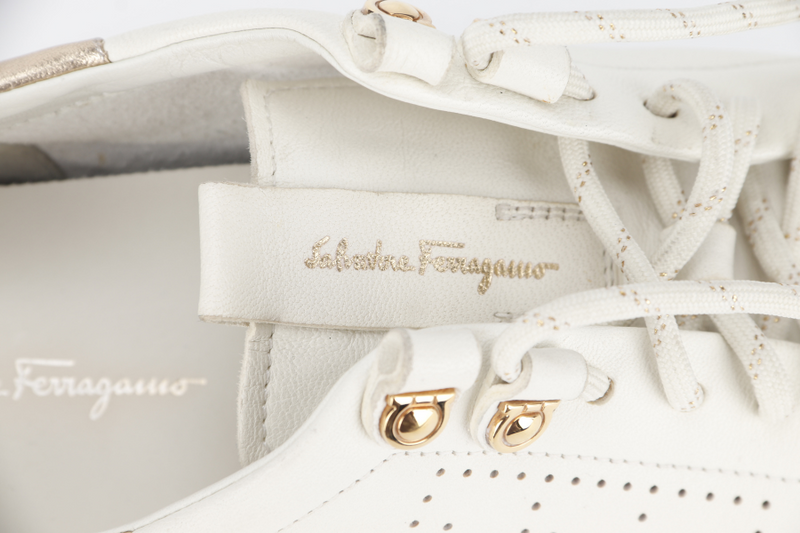 SALVATORE FERRAGAMO GANCINI WHITE LOW-TOP SNEAKERS SIZE US 5