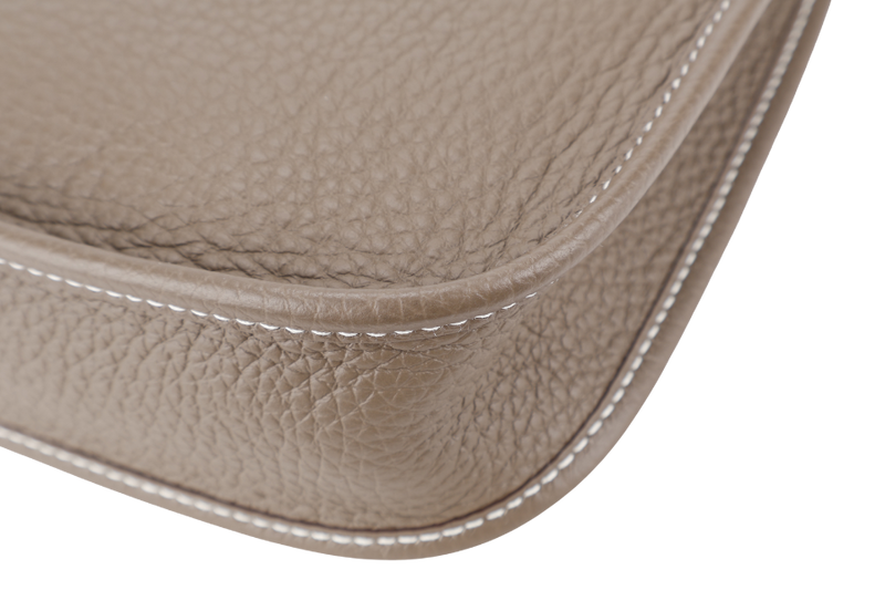 HERMES EVELYN TPM 18CM ETOUPE CLEMENCE LEATHER GOLD HARDWARE STAMP Z (YEAR 2021) NO DUST COVER
