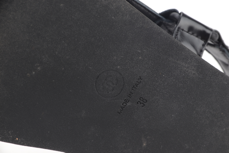 CHANEL DAO SANDALS EU SIZE 38 WITH DUST COVER AND BOX