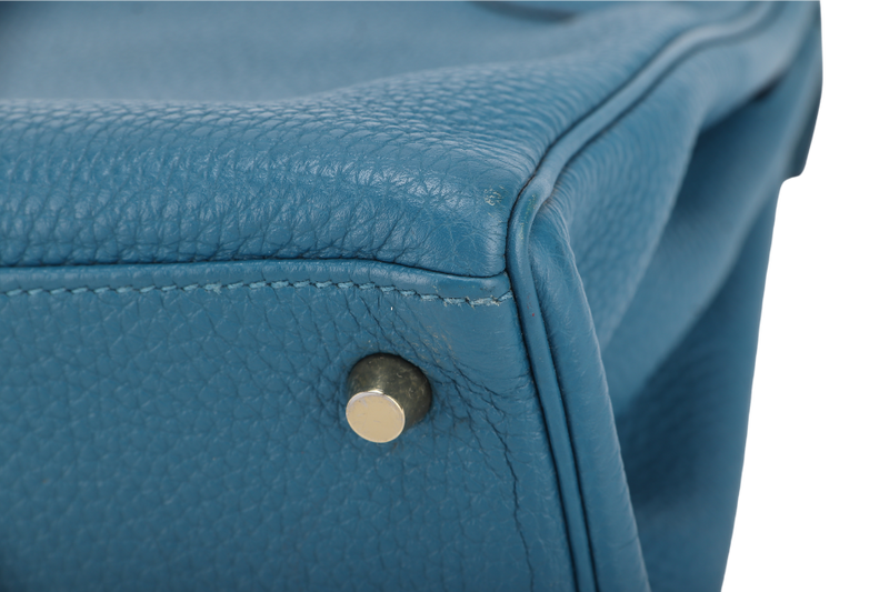 HERMES KELLY 28 BLUE COLVERT TOGO GOLD HARDWARE STAMP Q (YEAR 2013) WITH KEYS, LOCK, STRAPS AND DUST COVER