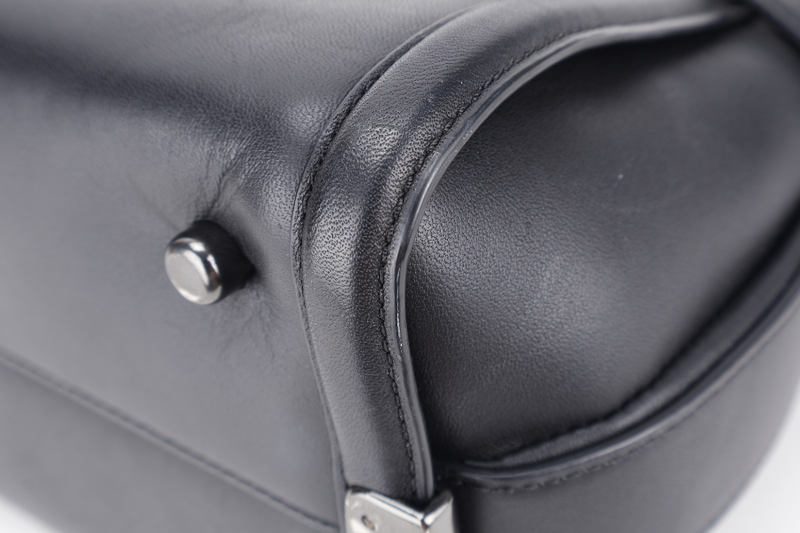 COACH SWAGGER 27 BLACK LEATHER SILVER HARDWARE WITH DUST COVER
