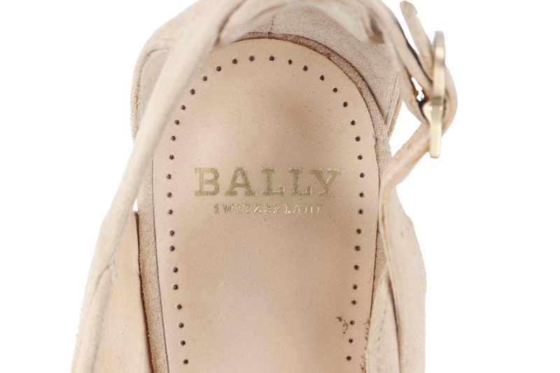 BALLY HEELS LIGHT NUDE SUEDE SIZE 34.5