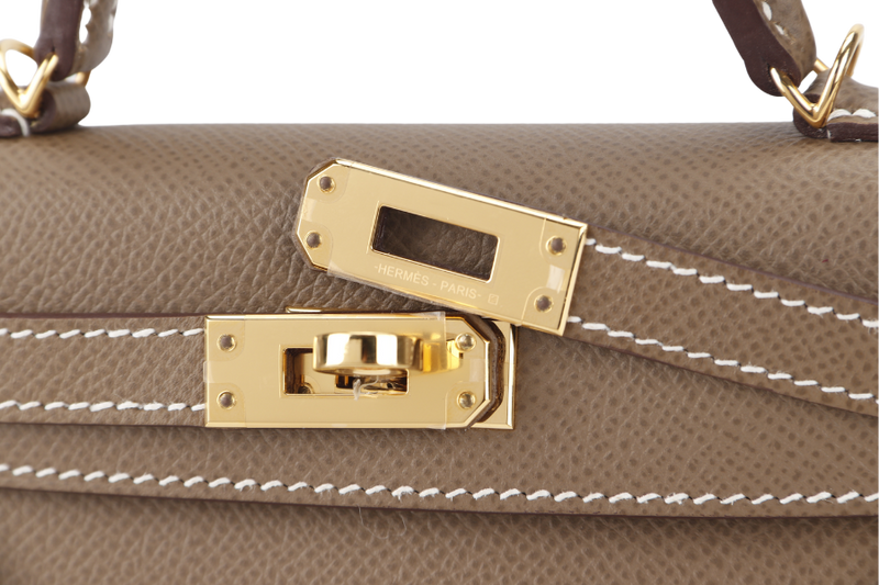 HERMES KELLY 20 ETOUPE COLOR EPSOM LEATHER WITH GOLD HARDWARE STAMP Z (2021) WITH LOCK&KEYS, STRAPS AND DUST COVER