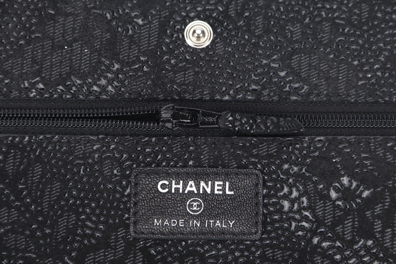 CHANEL W.O.C FLOWER LACE (1895xxxx) BLACK EMBOSSED GOATSKIN SILVER HARDWARE NO DUST COVER