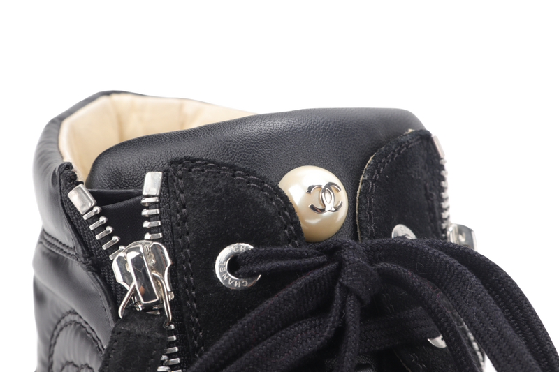 CHANEL BLACK LEATHER CC DOUBLE ZIP HIGH TOP SNEAKERS EU SIZE 38 WITH DUST COVER AND BOX