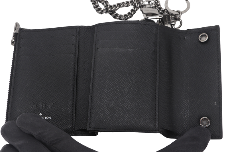 LOUIS VUITTON RIVET CHAIN COMPACT WALLET MONOGRAM ECLIPSE SILVER HARDWARE WITH DUST COVER AND BOX