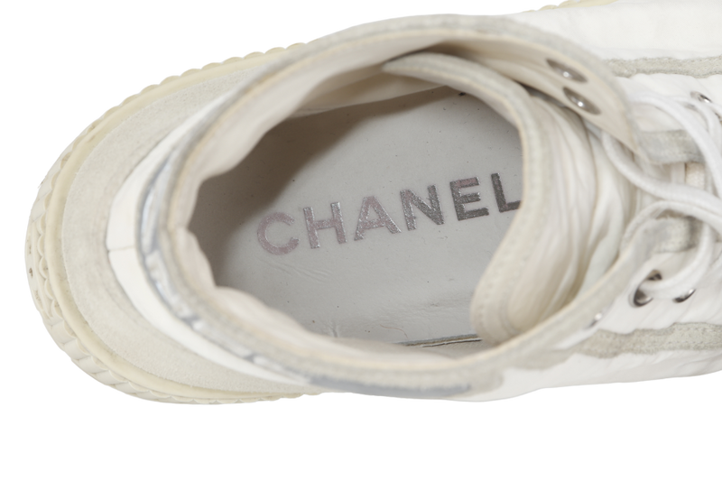 CHANEL SPORTS STREET STYLE HANDMADE LOGO SNEAKERS WHITE SIZE 41 WITH DUST COVER