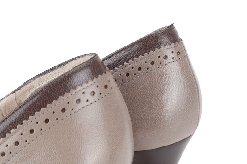 SALVATORE FERRAGAMO SHOES SIZE 7.5
