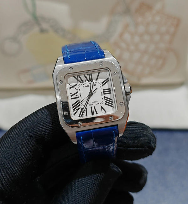 CARTIER SANTOS MEDIUM SIZE WHITE DIAL STAINLESS STEEL 35.5MM BLUE CROCO STRAP, AUTOMATIC MOVEMENT, WATCH ONLY