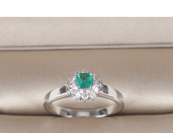 0.24CT EMERALD 0.15CT DIAMOND RING PT900 PGL CERT 241954 WITH BOX