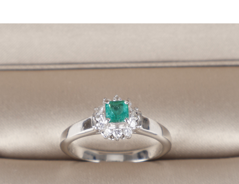 0.24CT EMERALD 0.15CT DIAMOND RING PT900 PGL CERT 241954 WITH BOX