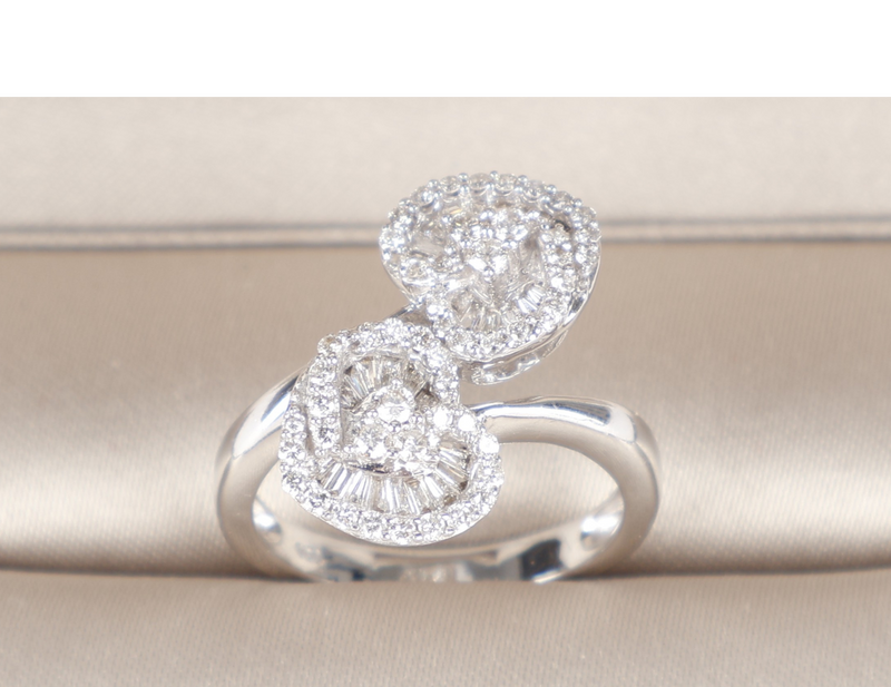 RING 750WG WITH DIAMOND 4.1GM