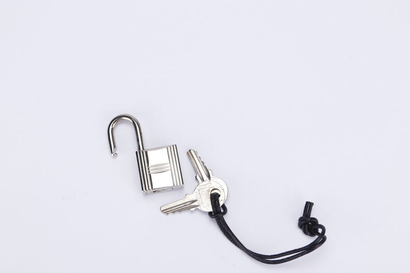 Hermes Silver Lock with 2 Keys (Ref.114), no Dust Cover