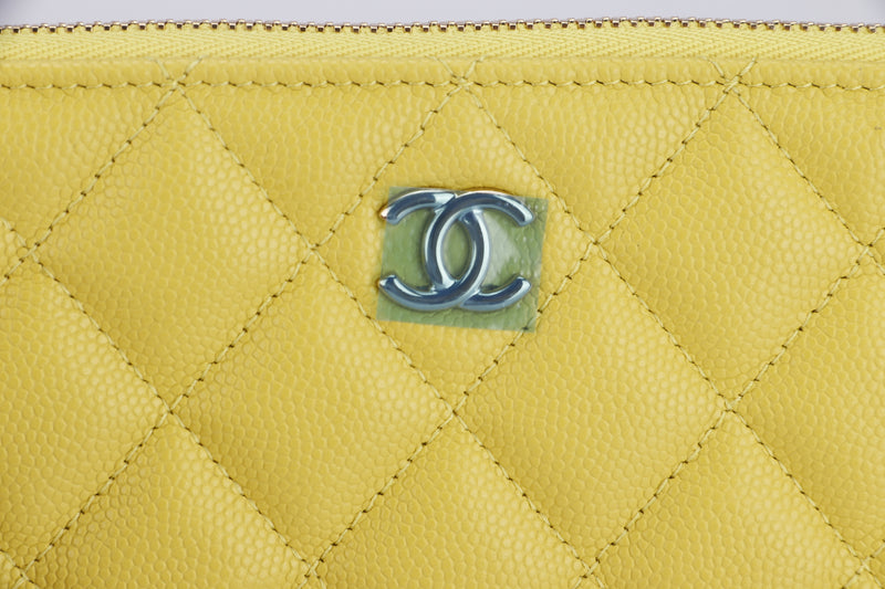 CHANEL YELLOW CAVIAR ZIPPY SMALL POUCH (AUCNxxxx) LIGHT GOLD HARDWARE, WIDTH 20CM, WITH DUST COVER & BOX