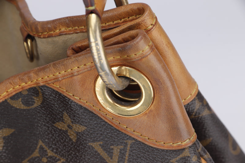 Louis Vuitton LOUIS VUITTON Monogram Galliera PM One Shoulder Bag M56382