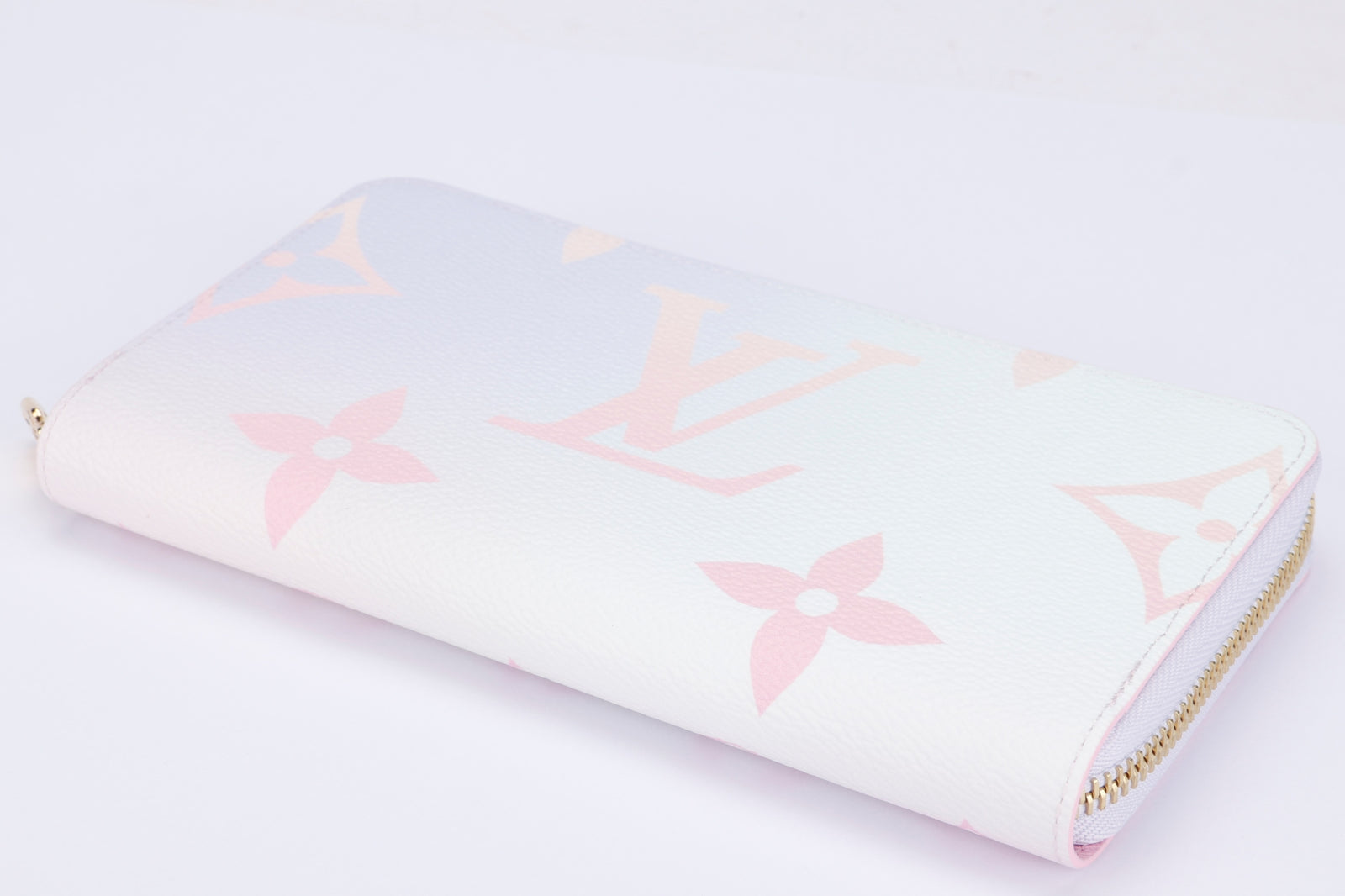 入手困難♪【LV】Zippy Wallet 長財布 Gradient Pastel Mist グラデーション Louis Vuitton ZIPPY WALLET(ルイヴィトン