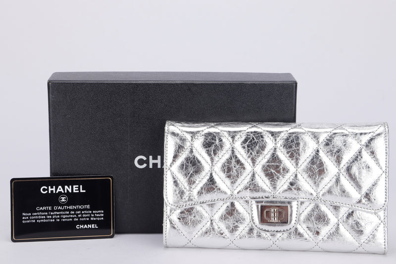 2.55 leather card wallet Chanel Silver in Leather - 20585861