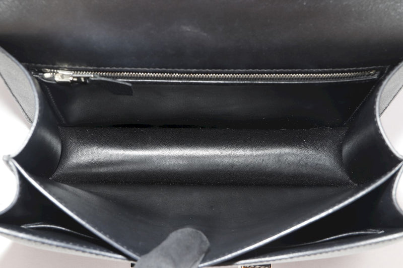 Constance leather handbag Hermès Pink in Leather - 35511046
