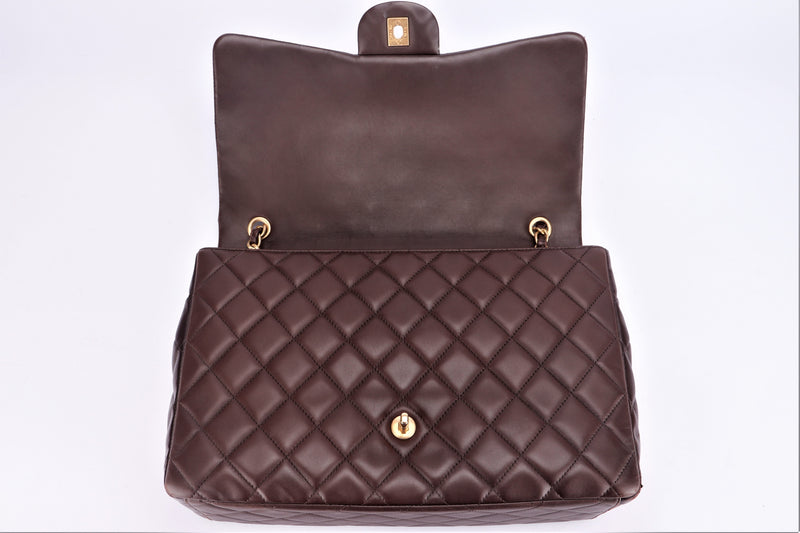 CHANEL CLASSIC FLAP MAXI SINGLE FLAP (1400xxxx) WIDTH 32CM, BROWN LAMBSKIN, BRUSHED GOLD HARDWARE, WITH CARD, DUST COVER & BOX