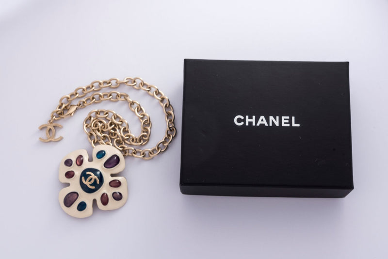 Chanel C58800 ,Y47216 , Z5898 , CC Logo White Flower Necklace, Gold Hardware with Dust Cover & Box