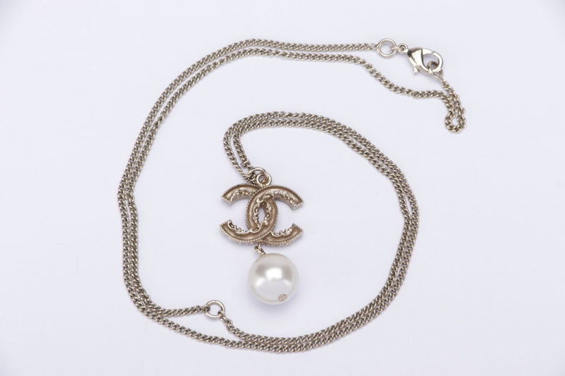 chanel crystal pearl necklace