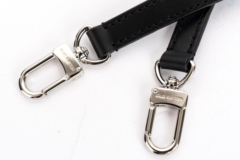 Louis Vuitton Adjustable Shoulder Strap 15mm in Smooth Black Leather with  Silvertone Hardware - SOLD