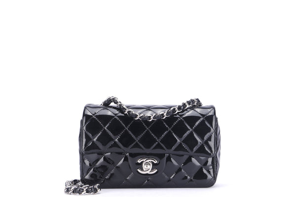 Classic timeless Chanel bag Silvery Beige Leather ref.194416 - Joli Closet