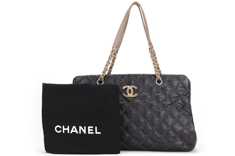 CHANEL BLACK QUILTED CALFSKIN SHOPPING TOTE (1974xxxx), WITH DUST COVER, NO CARD