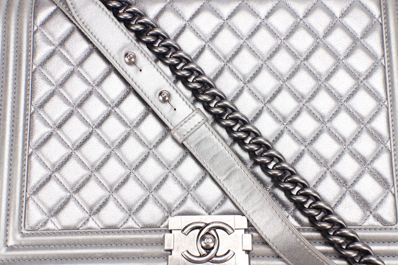 Chanel Le Boy 30cm (1973xxxx) Large Size, Metallic Silver Lambskin Ruthenium Chain, with Card, no Dust Cover