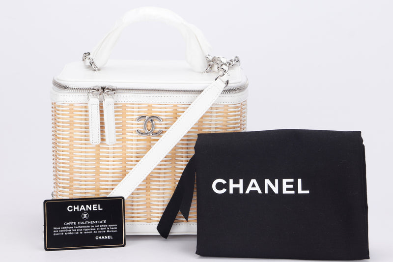 CHANEL VANITY CASE (2918xxxx) SMALL SIZE, WHITE LEATHER & RATTAN, SILVER HARDWARE, WITH CARD, DUST COVER & BOX