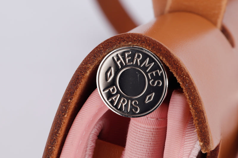 Hermès HerBag 31 Beige Canvas - AWL1801 – LuxuryPromise