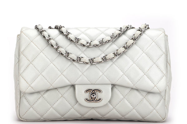 Timeless Classic pink chanel bag Leather ref.890255 - Joli Closet