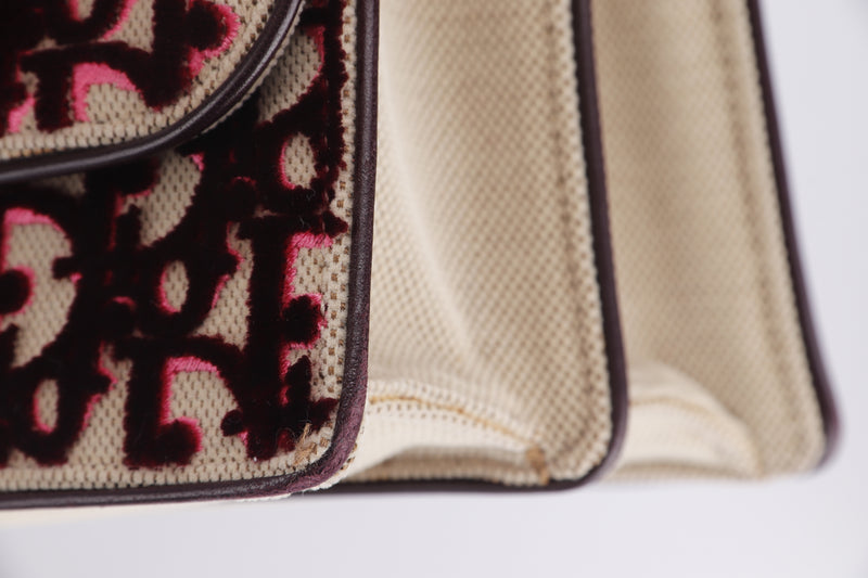 CHRISTIAN DIOR DIORAMA (17-BO-0166) BEIGE, BURGUNDY & PINK DIOR OBLIQUE FABRIC EMBROIDDERED WITH BURGUNDY TUFTED VELVET, GOLD HARDWARE, WITH CARD, STRAP & DUST COVER