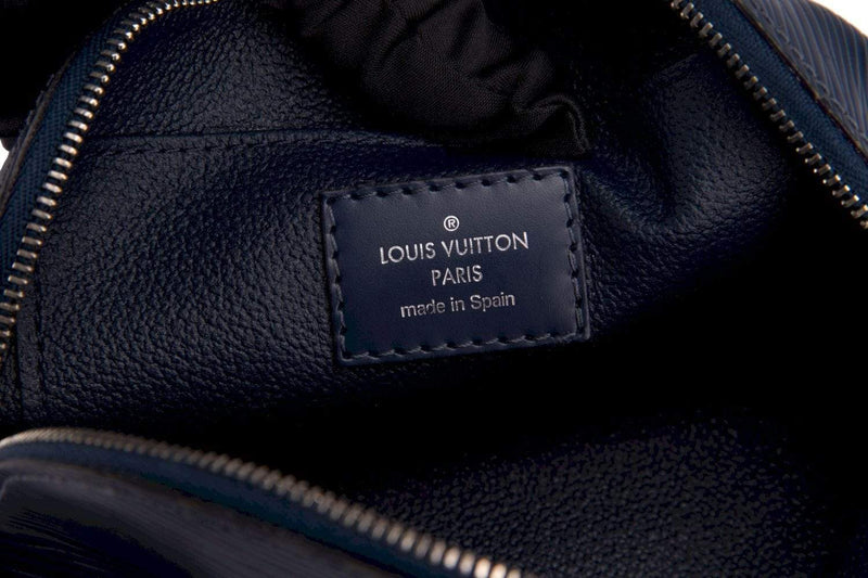 Louis Vuitton Noé Leather Handbag