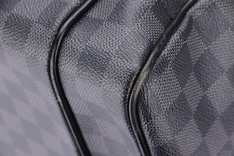 Louis Vuitton Damier Graphite Sac Leoh Messenger Bag - Black