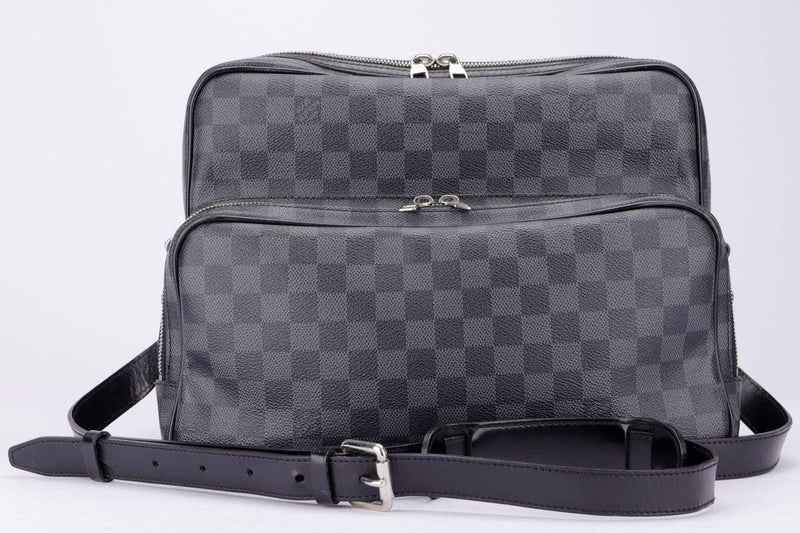 Louis Vuitton Damier Graphite Sac Leoh Messenger Bag (SHF-yLc74m