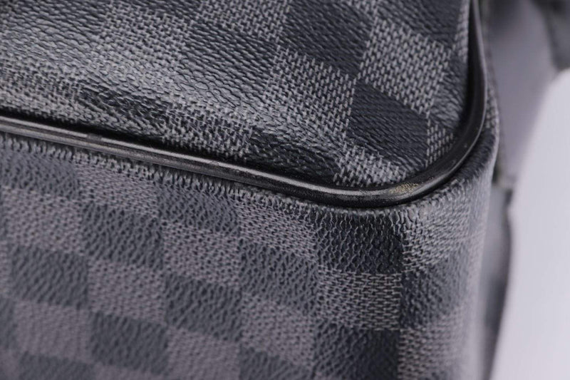 Louis Vuitton Damier Graphite Sac Leoh Messenger Bag - Black Messenger  Bags, Bags - LOU776434
