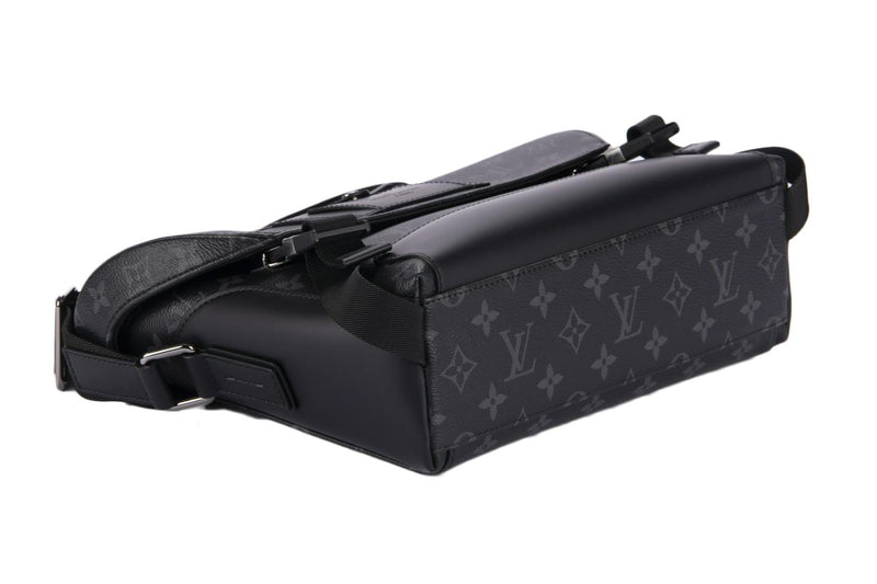 Attic House Bags LV M40511 MONOGRAM ECLIPSE CANVAS VOYAGER PM MDG-1281-LV