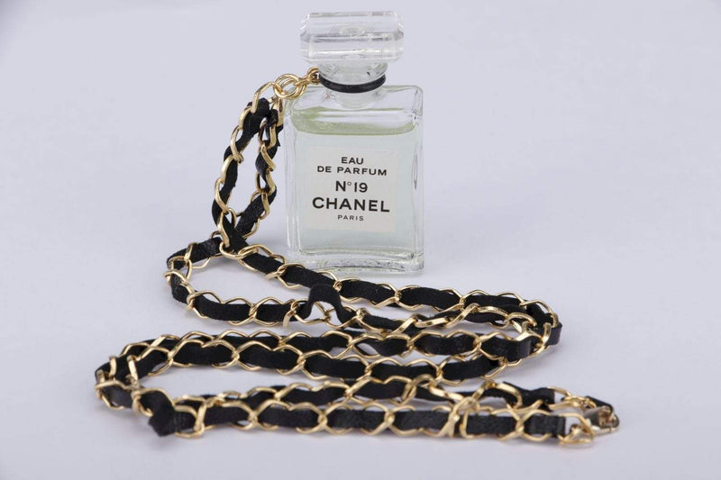 Attic House Necklace Chanel N_19 Perfume Necklace GHW 60cm H-588-CHA